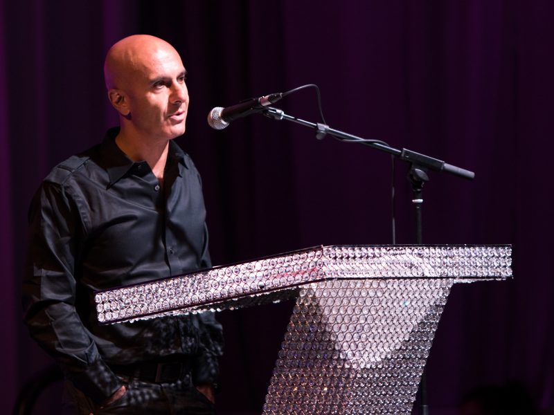 Robin Sharma Wins Excellence In Wealth Entrepreneurship 2017 Award